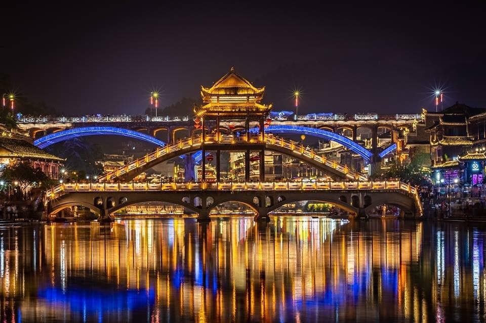 Phượng Hoàng Hồng Kiều