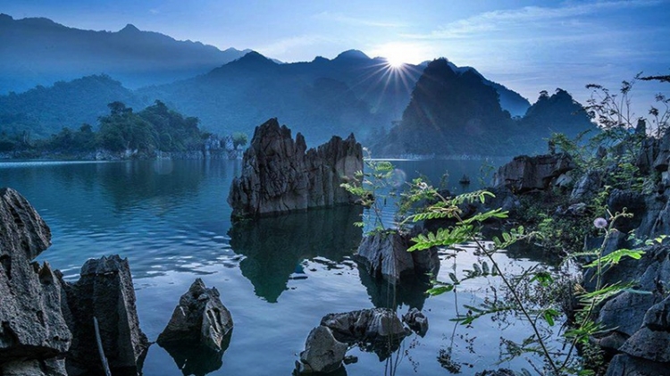 Tour HÀ NỘI - NA HANG - BẢN HỒNG THÁI -  MÙA HOA LÊ - HÀ NỘI 2N1Đ